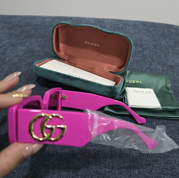 Gucci GG0956S Hot pink Gold GG logo square frame Sunglasses